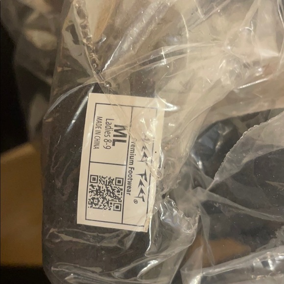 NWT Neet feet Kappa Alph Theta flip flops size m/L - Picture 3 of 3